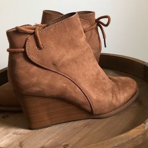Steve Madden brown wedge ankle boots